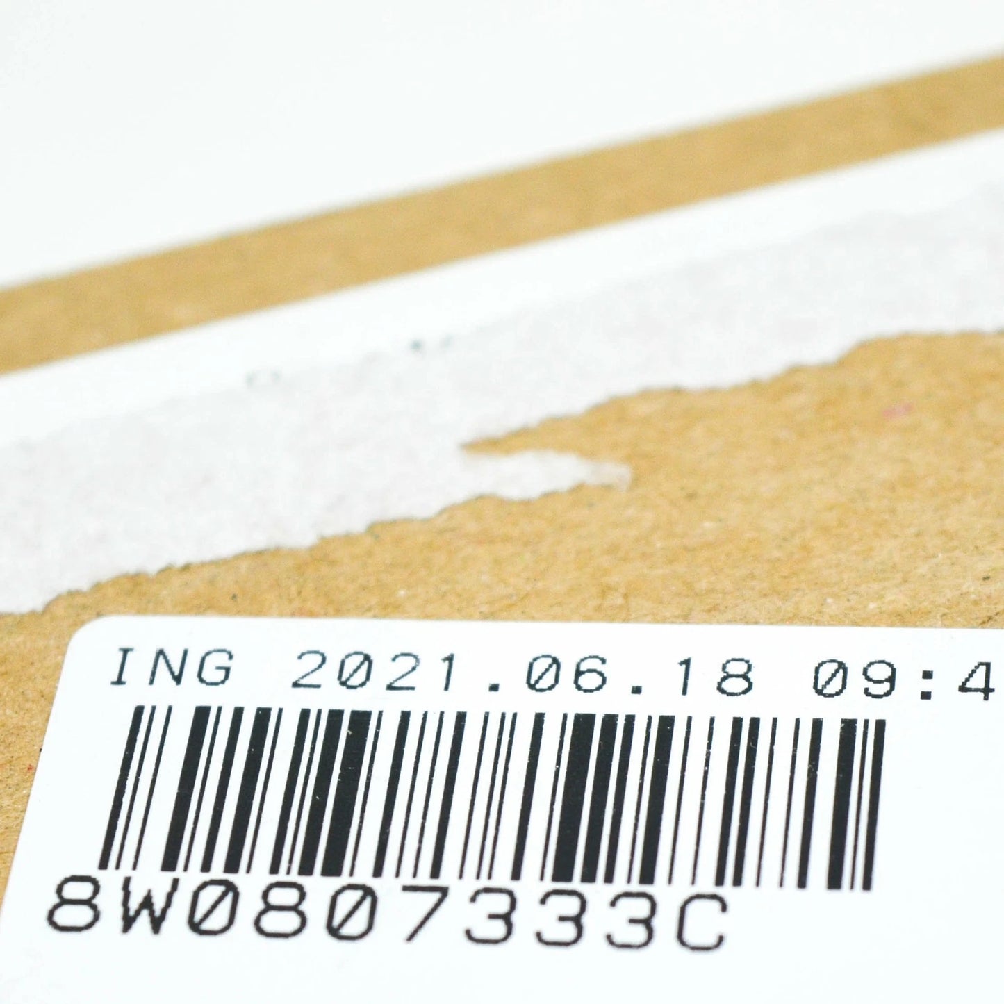 NEW AUDI A4 B9 FRONT LEFT FENDER HOLDER SUPPORT 8W0807333C ORIGINAL