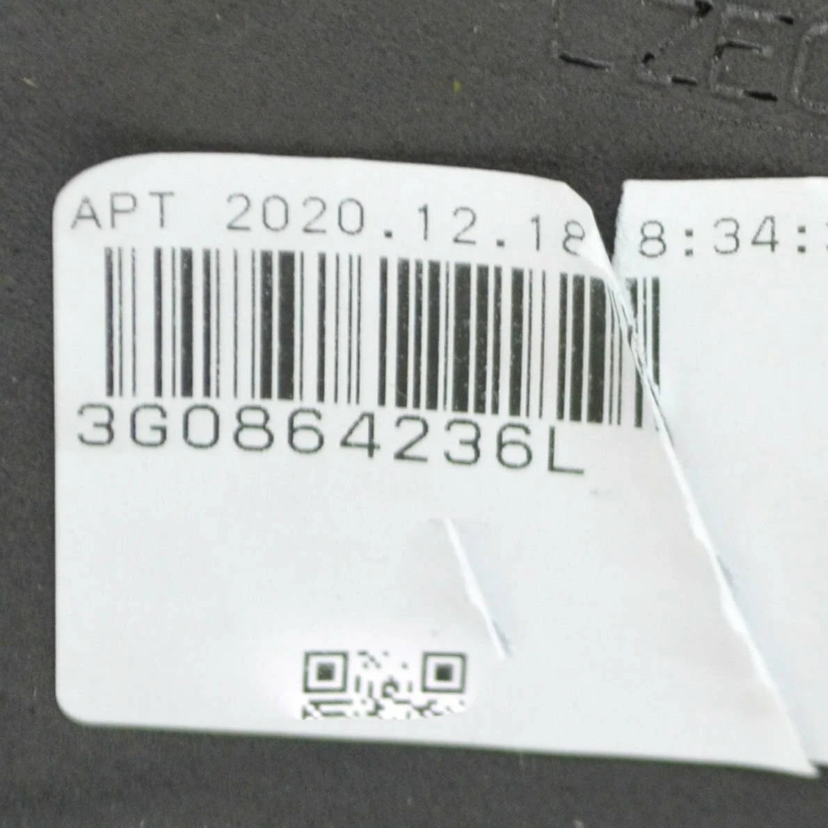 NEW VOLKSWAGEN PASSAT B8 FRONT RIGHT WING INSULATION 3G0864236L