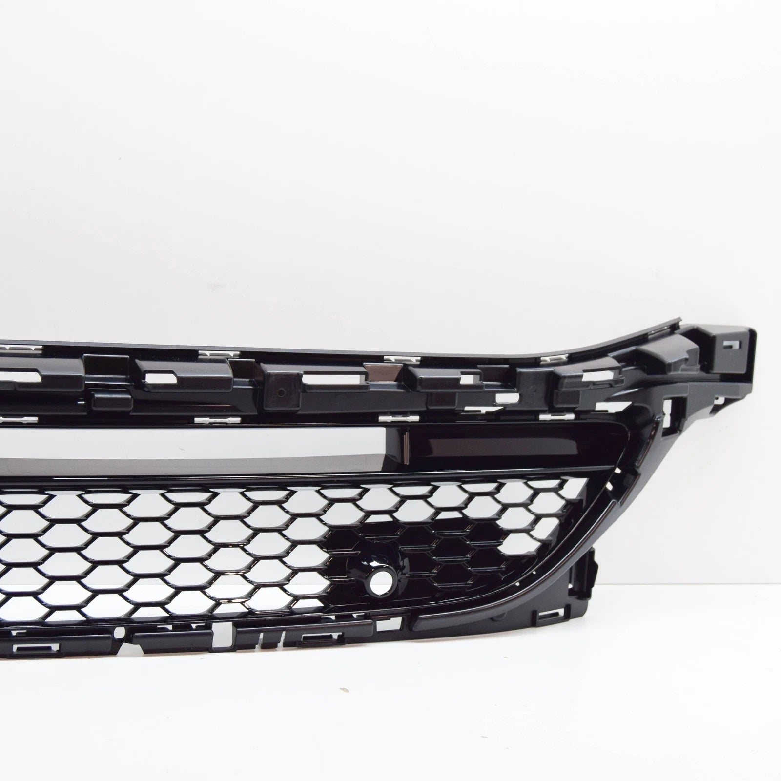 NEW MERCEDES-BENZ S W223 FRONT BUMPER CENTER LOWER GRILLE A2238852001 ORIGINAL