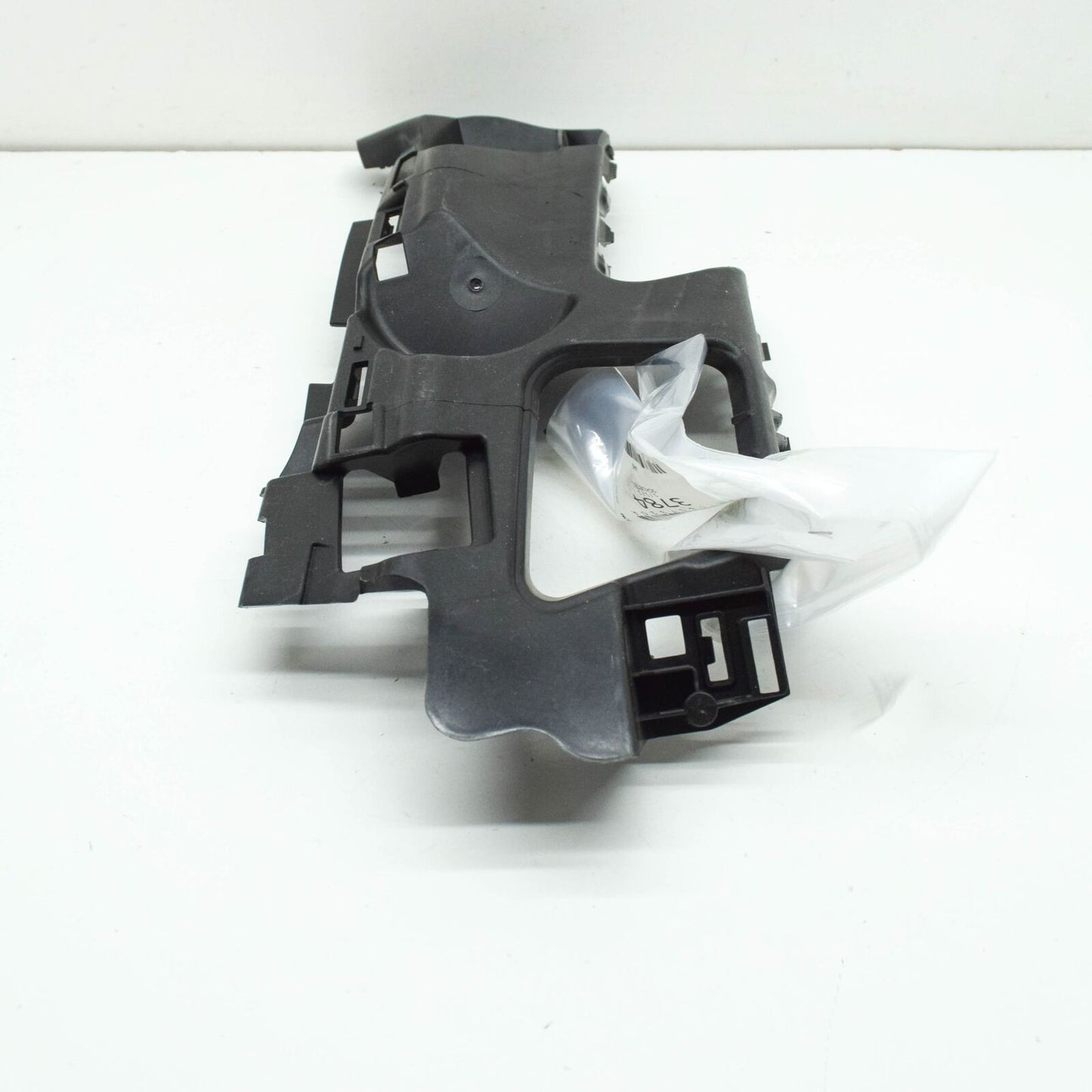 NEW AUDI A3 SPORTBACK 8YA FRONT RIGHT BUMPER BRACKET 8Y0807320A ORIGINAL