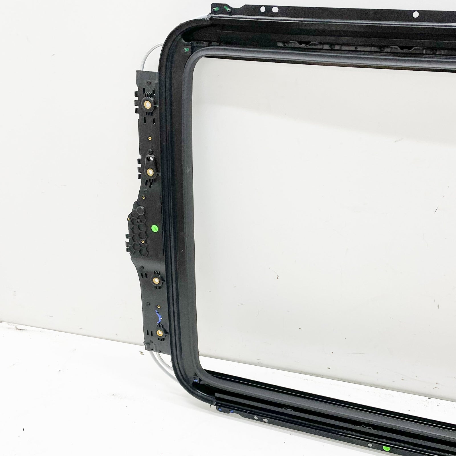 new volkswagen jetta mk6 sunroof frame 1k9877049a original