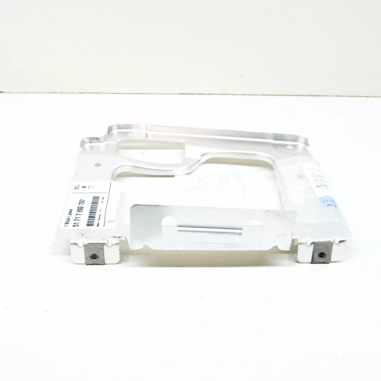 NEW BMW M3 COUPE E46 FRONT LEFT AIR DUCT BRACKET 51717892797 7892797 ORIGINAL