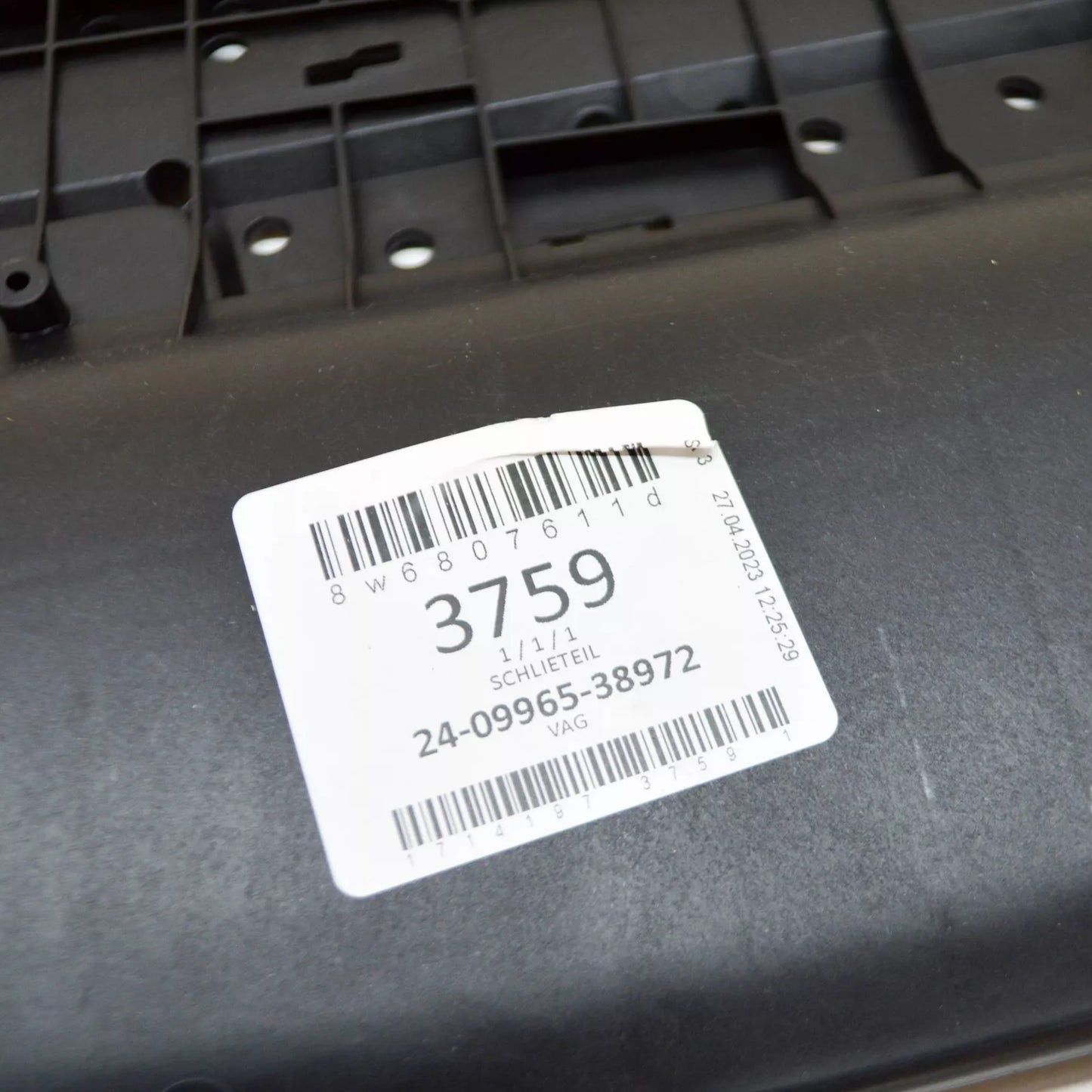 NEW AUDI A5 F5 FRONT BUMPER LOWER CENTRE CLOSING ELEMENT 8W6807611D ORIGINAL