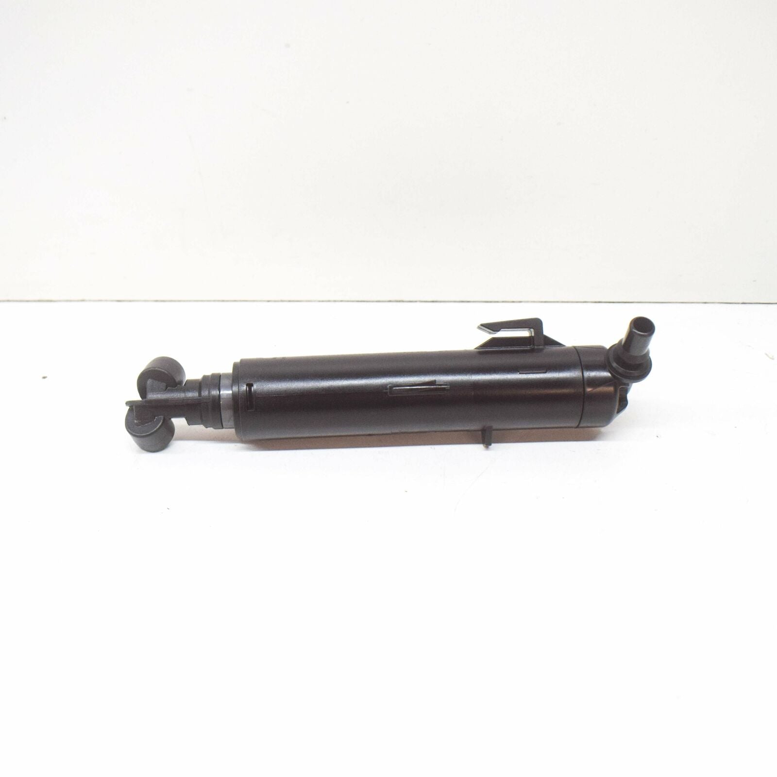 NEW AUDI A1 8X FRONT RIGHT SIDE HEADLIGHT WASHER CYLINDER 8X0955102E ORIGINAL