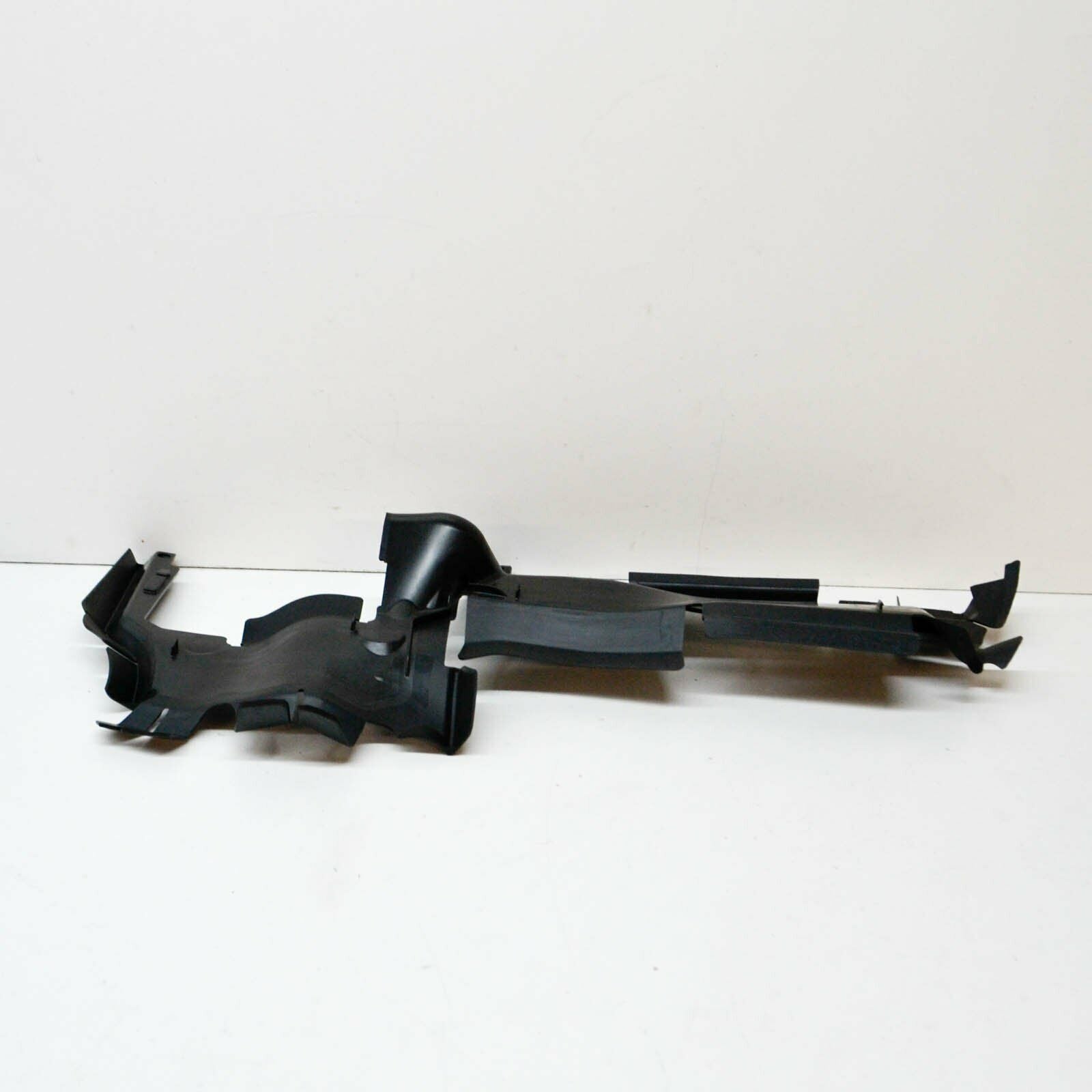 NEW AUDI S4 B9 FRONT RIGHT SUPPORT AIR OUTER DUCT DEFLECTOR 8W0121284BQ ORIGINAL