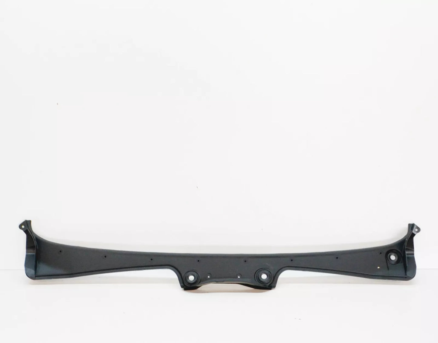 NEW BMW 6 E63 FRONT WINDSHIELD COWL TRIM 7008922 51717008922 ORIGINAL