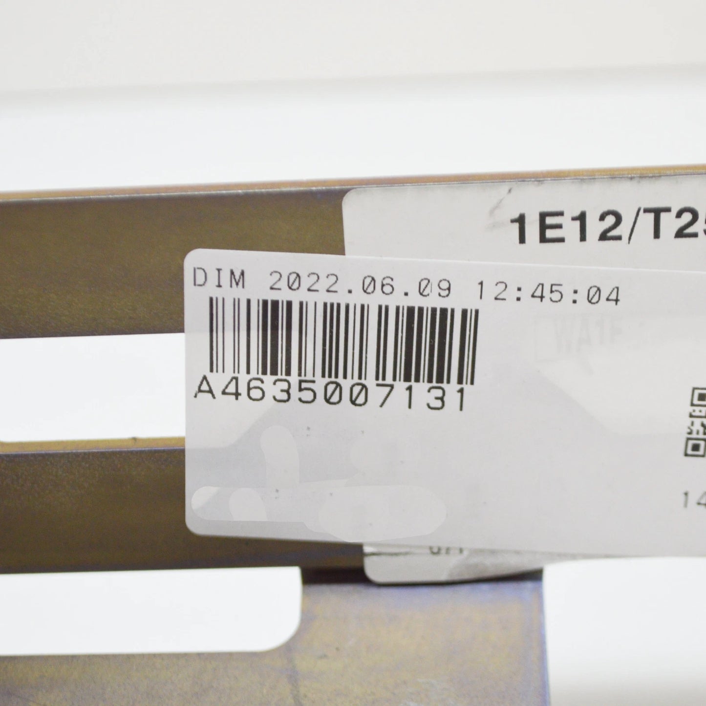 NEW MERCEDES-BENZ G W463 AMG RADIATOR BOTTOM BRACKET A4635007131