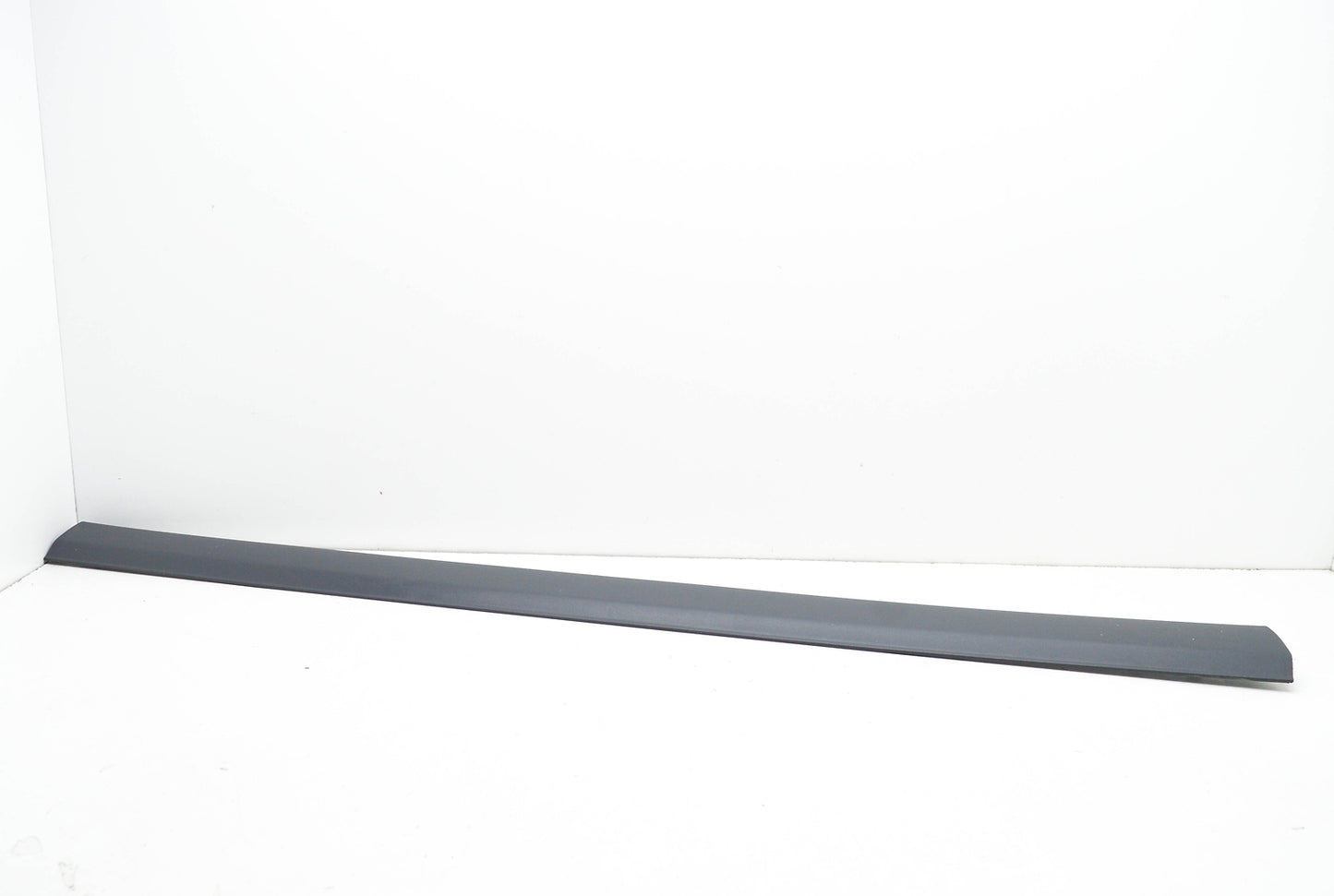 Genuine Mb Vito W639 Front Right Door Lower Moulding Trim A63969011627 G99 Original