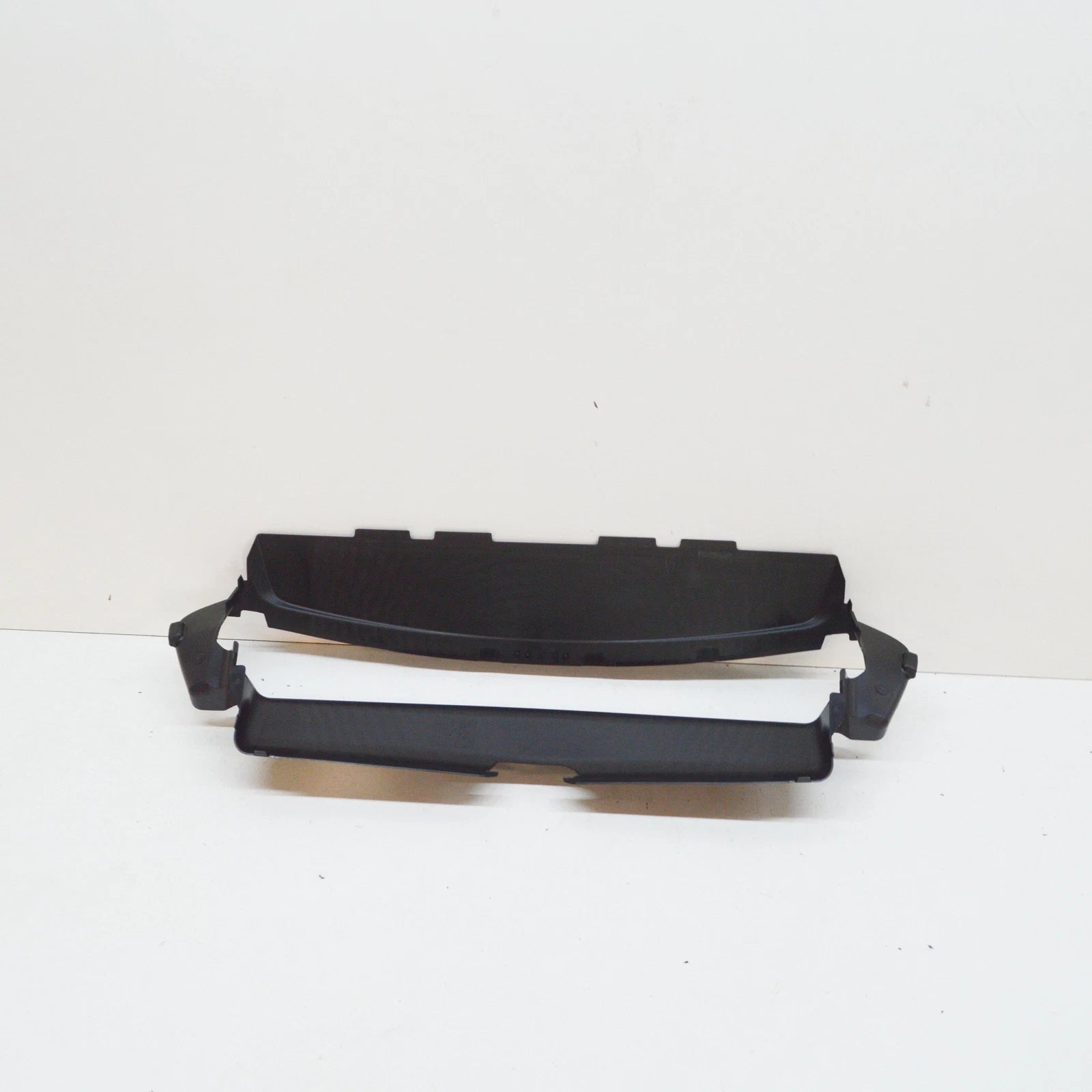 NEW BMW M2 F87 RADIATOR LOWER AIR DUCT 51748062165 8062165 2016 ORIGINAL