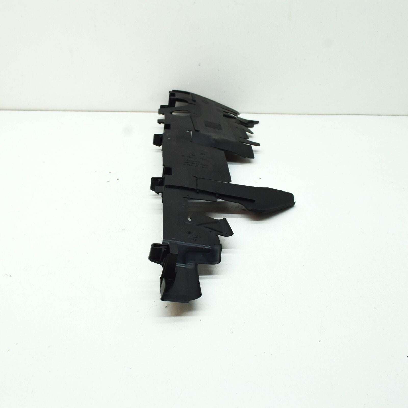 NEW VOLKSWAGEN JETTA MK6 A6 RIGHT RADIATOR AIR GUIDE 5C6121284G ORIGINAL