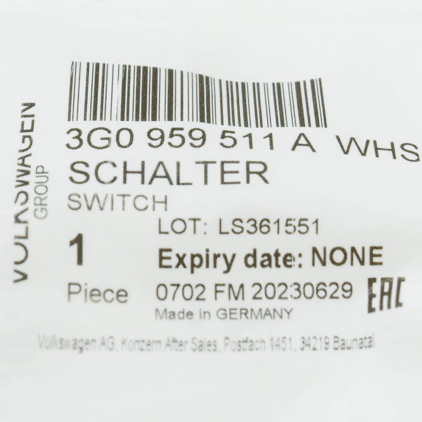 NEW VW PASSAT B8 LUGGAGE COMPARTMENT TOW HITCH SWITCH 3G0959511AWHS ORIGINAL