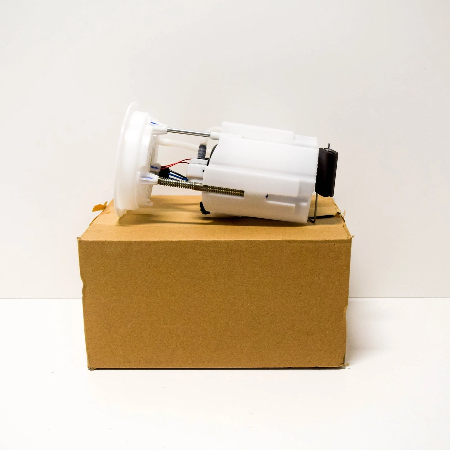 NEW BMW I8 I12 FUEL FEED DELIVERY MODULE 16117339267 7339267 ORIGINAL