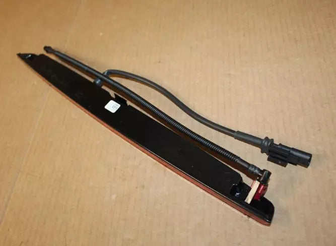 NEW SEAT ARONA KJ REAR THIRD BRAKE CENTRE STOP LIGHT 6F9945097B ORIGINAL