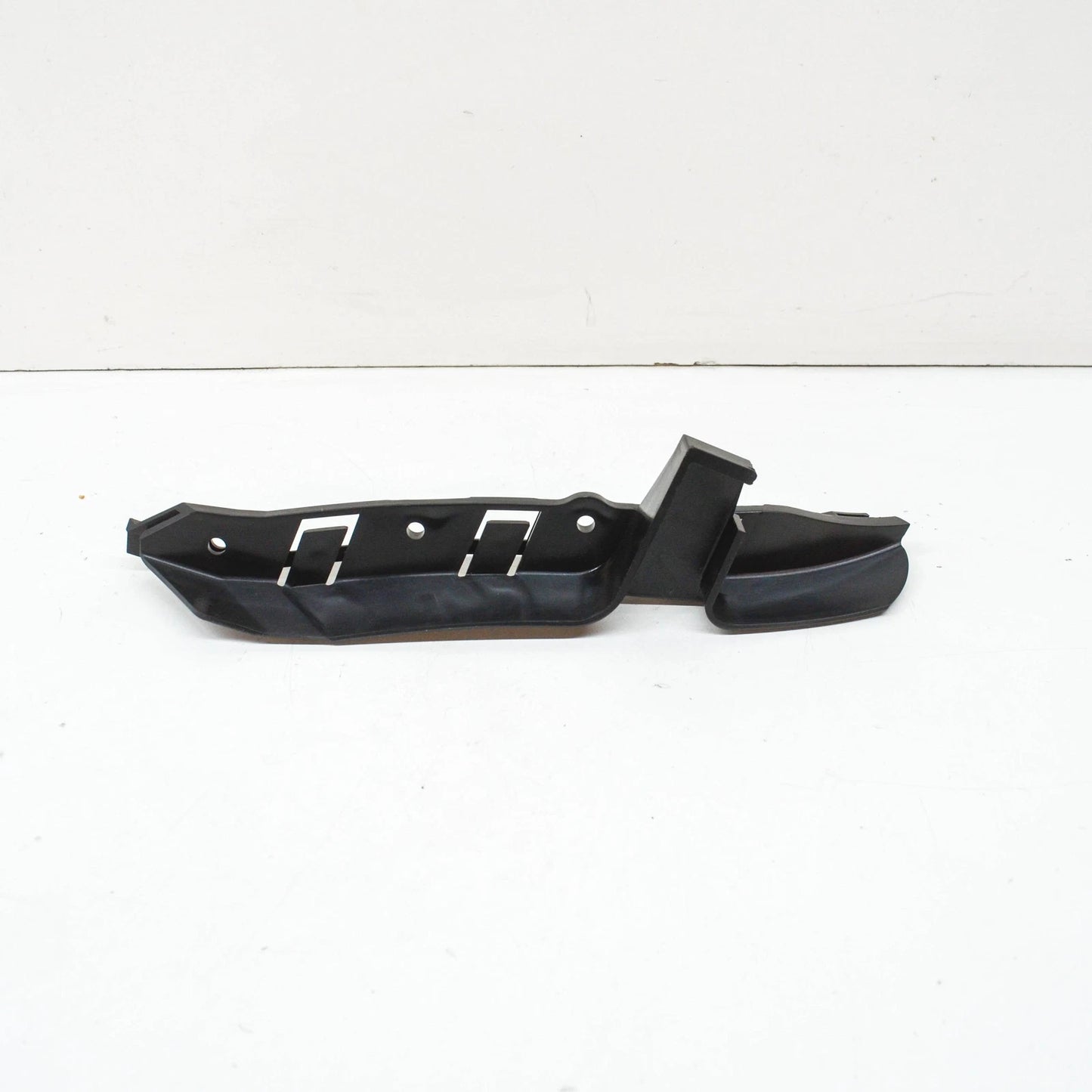 NEW BMW 5 E60 FRONT LEFT BUMPER BRACKET 51117895735 ORIGINAL
