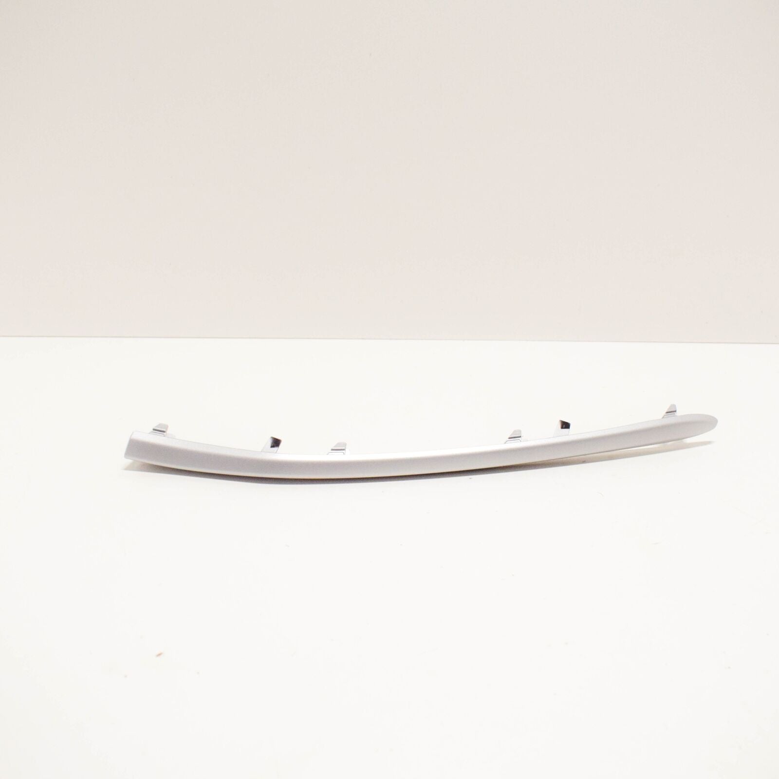 NEW MB GLC C253 AMG FRONT BUMPER RIGHT BOTTOM MOLDING A2538853302 ORIGINAL