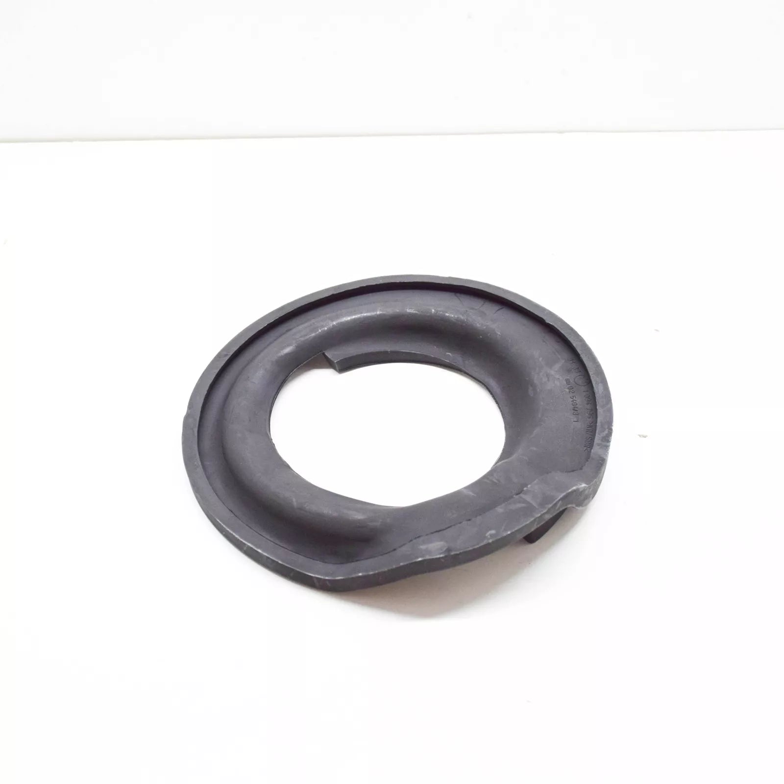 NEW BMW 7 E38 LOWER SPRING PAD 31331094795 1094795 ORIGINAL