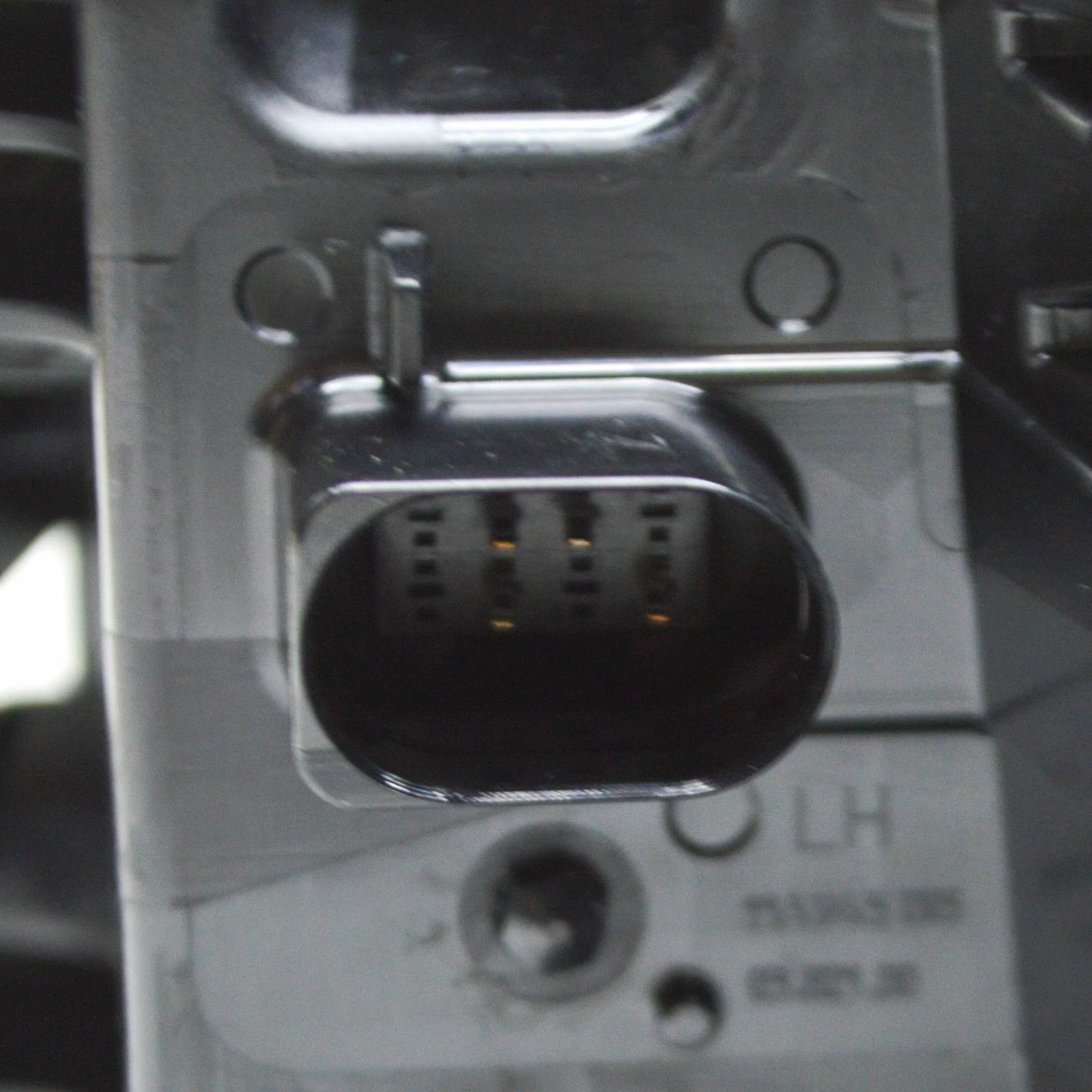 NEW VOLKSWAGEN ID.4 E21 REAR LEFT TAILLIGHT 11A945095 ORIGINAL