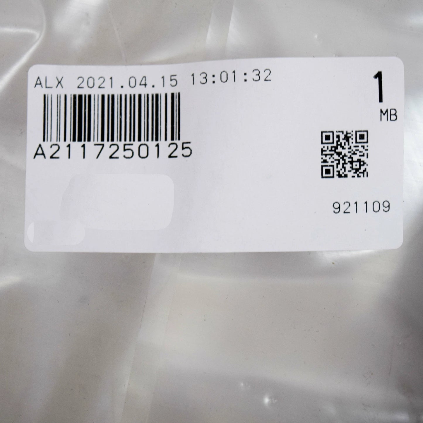 NEW MERCEDES-BENZ E W211 FRONT LEFT WINDOW RUN CHANNEL A2117250125