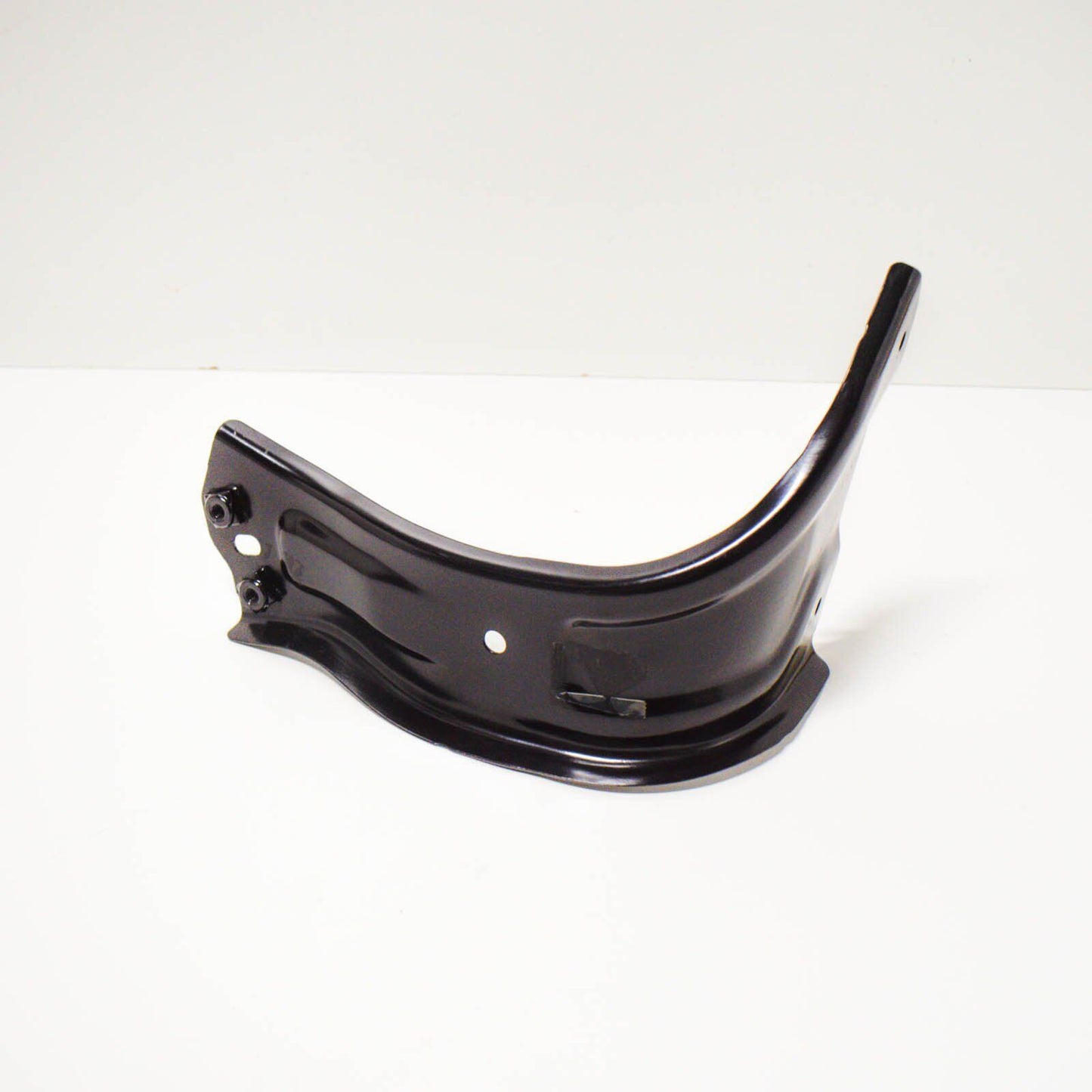 NEW VOLKSWAGEN PASSAT B7 BRACKET FENDER FRONT RIGHT 561821136 ORIGINAL