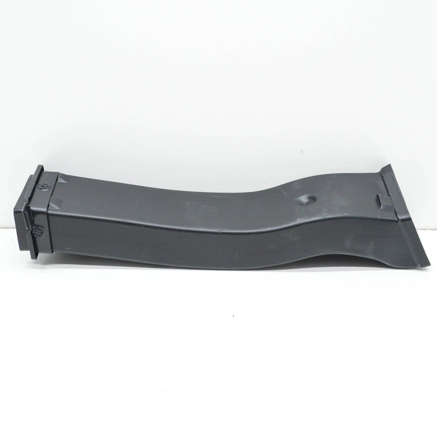 NEW BMW I8 I12 FRONT RIGHT RADIATOR SUPPORT AIR DUCT 51747336226 7336226