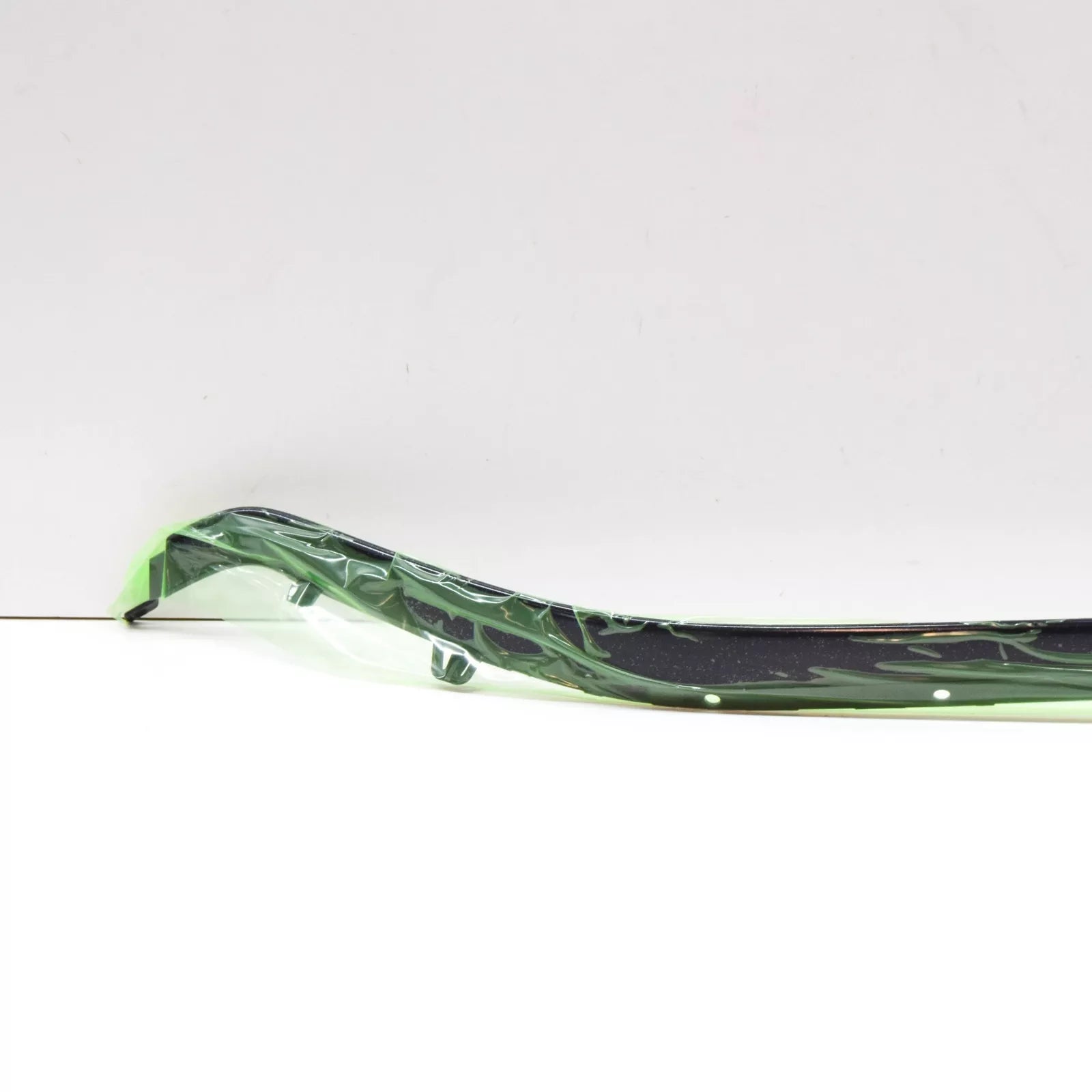 NEW MERCEDES-BENZ A-CLASS W176 AMG FRONT BUMPER MOLDING A1768854600 2016