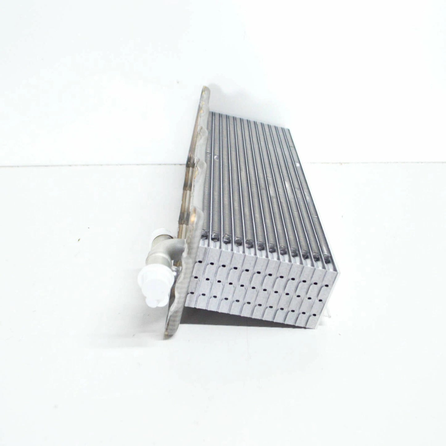 NEW AUDI A3 SPORTBACK 8V E-TRON INTERCOOLER RADIATOR 04E145749F ORIGINAL