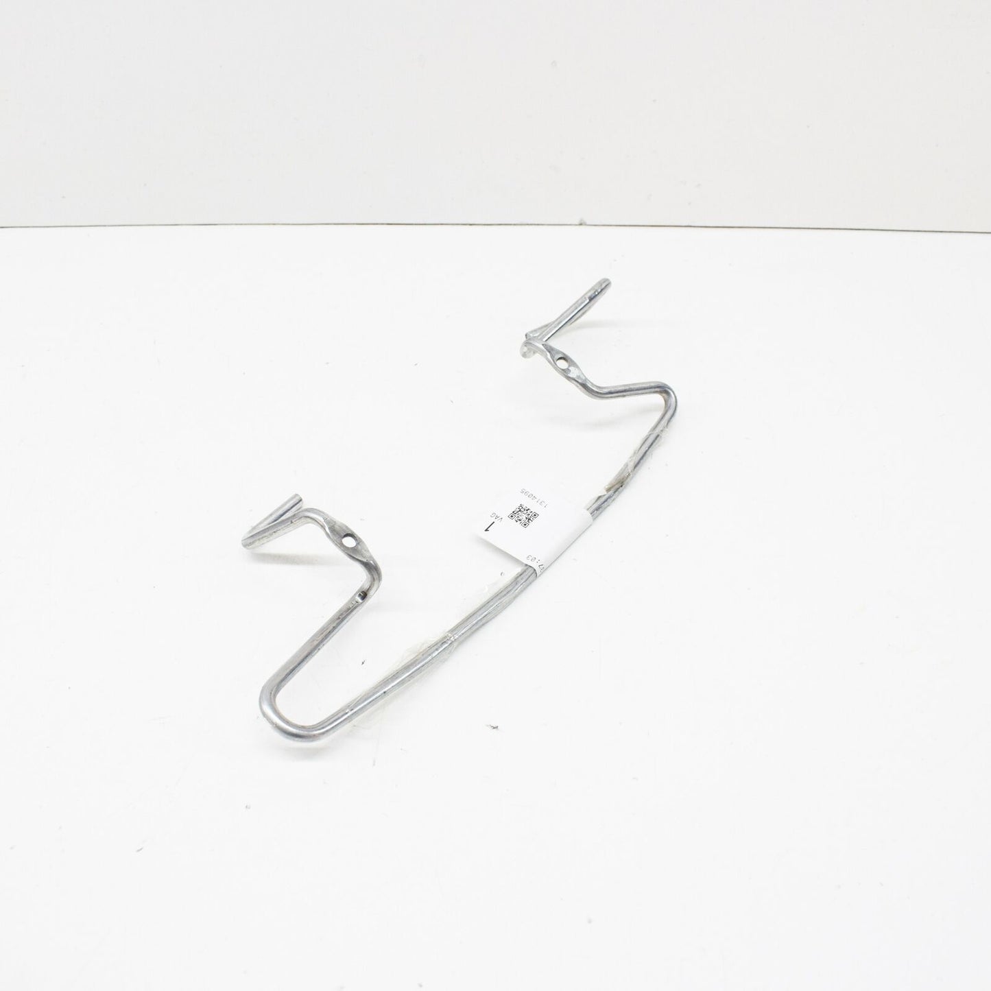 NEW AUDI A4 AVANT B7 FRONT RIGHT SEAT TRIM RETAINER 8E0881560A ORIGINAL