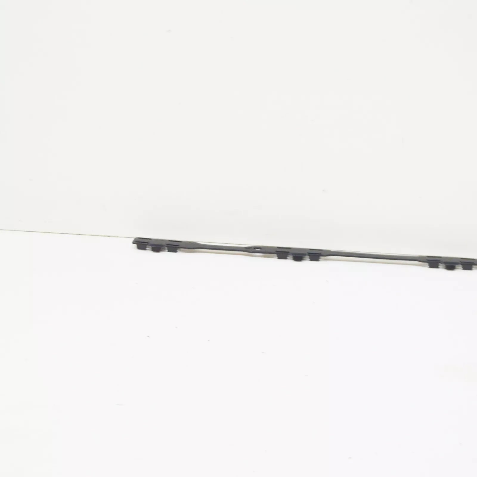 NEW BMW 4 COUPE F32 REAR LEFT BUMPER RETAINING STRIP TRIM 51127358075 ORIGINAL