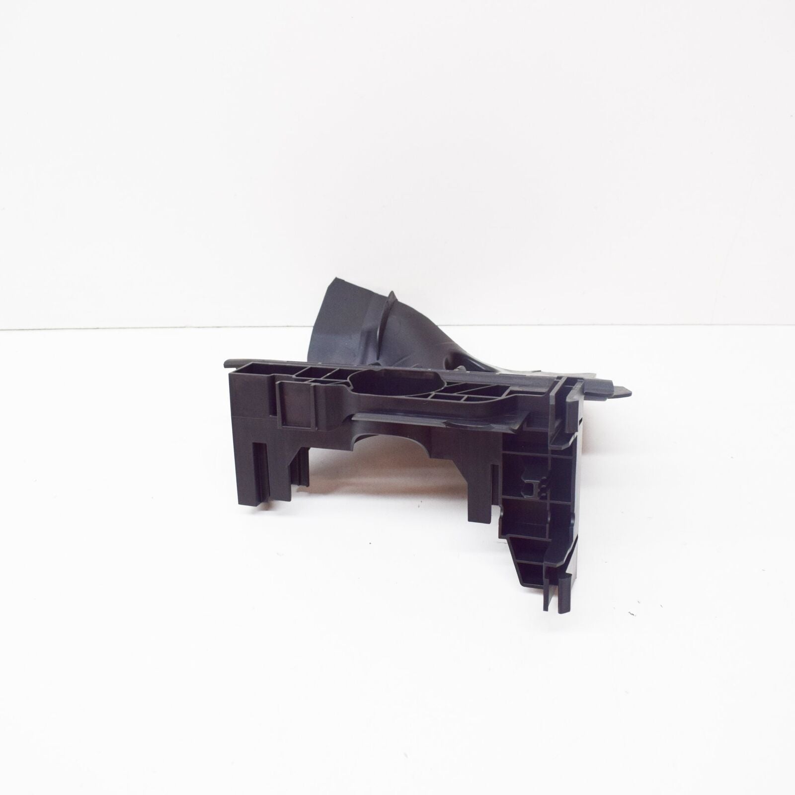 NEW MERCEDES-BENZ S-CLASS W222 RIGHT LOWER AIR DEFLECTOR BOX A2225054430