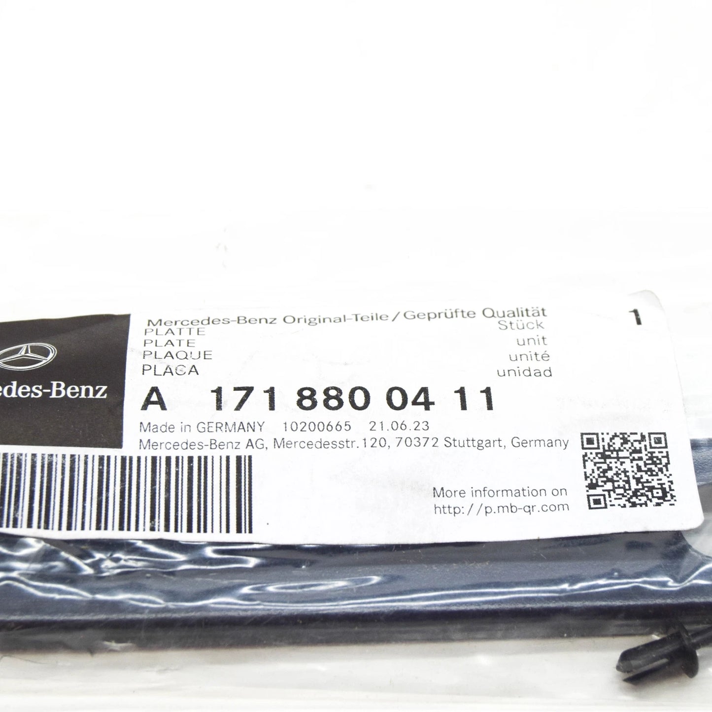 NEW MERCEDES-BENZ SLK R171 FRONT BUMPER RIGHT PLATE A1718800411 ORIGINAL