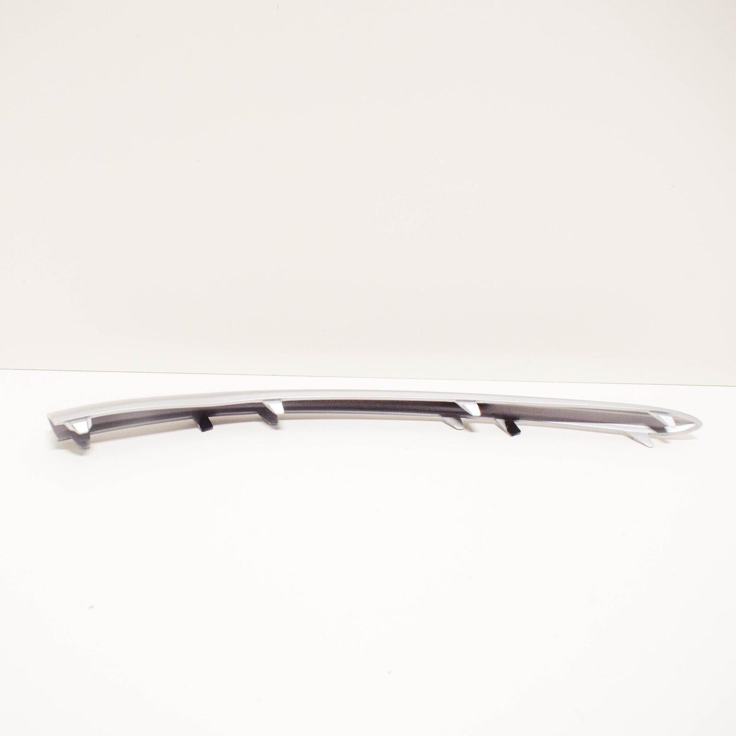 NEW MB GLC C253 AMG FRONT BUMPER RIGHT BOTTOM MOLDING A2538853302 ORIGINAL