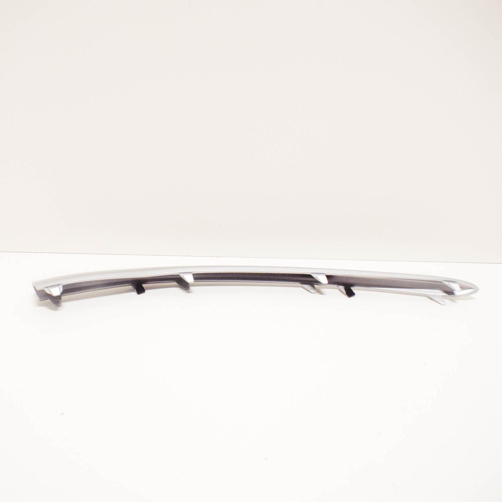 NEW MB GLC C253 AMG FRONT BUMPER RIGHT BOTTOM MOLDING A2538853302 ORIGINAL