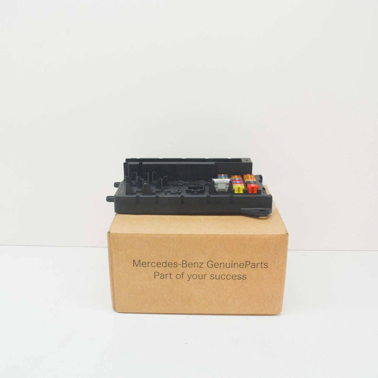 NEW MERCEDES-BENZ SPRINTER W906 FUSE BOX A9065454301 ORIGINAL