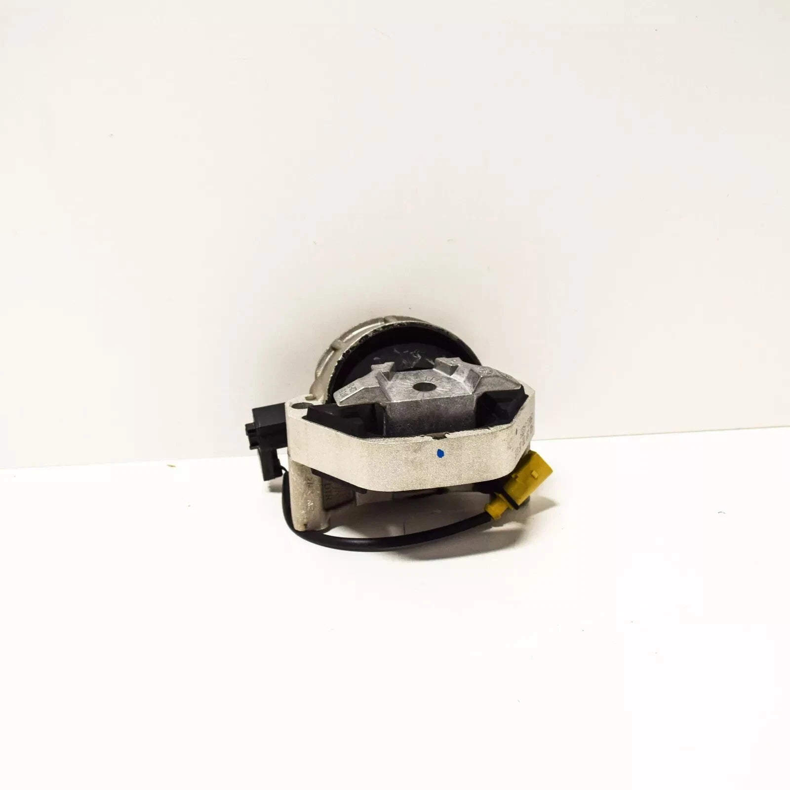 AUDI A6 4G C7 Left Motor Mount 4G0199381QE NEW