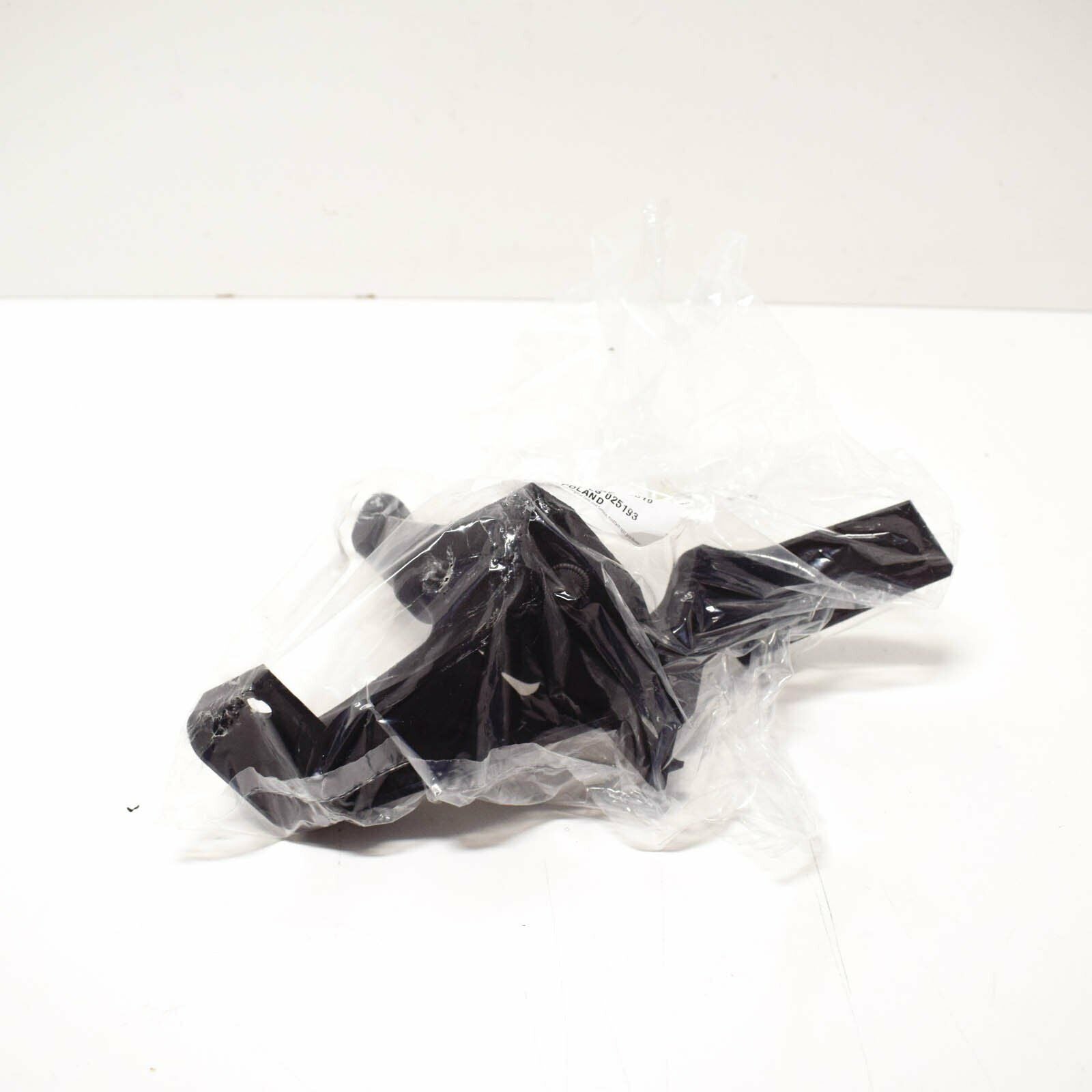 NEW AUDI TT 8J RIGHT HOLDER FOR BUMPER COVER 8J0806540A ORIGINAL