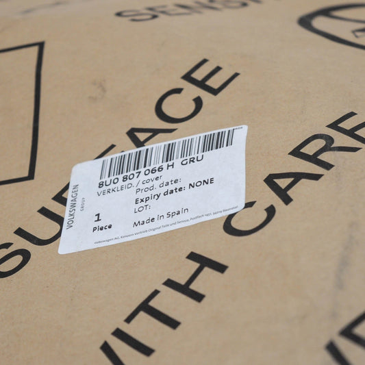 NEW AUDI A3 8U FRONT BUMPER RIGHT SIDE COVER 8U0807066HGRU ORIGINAL