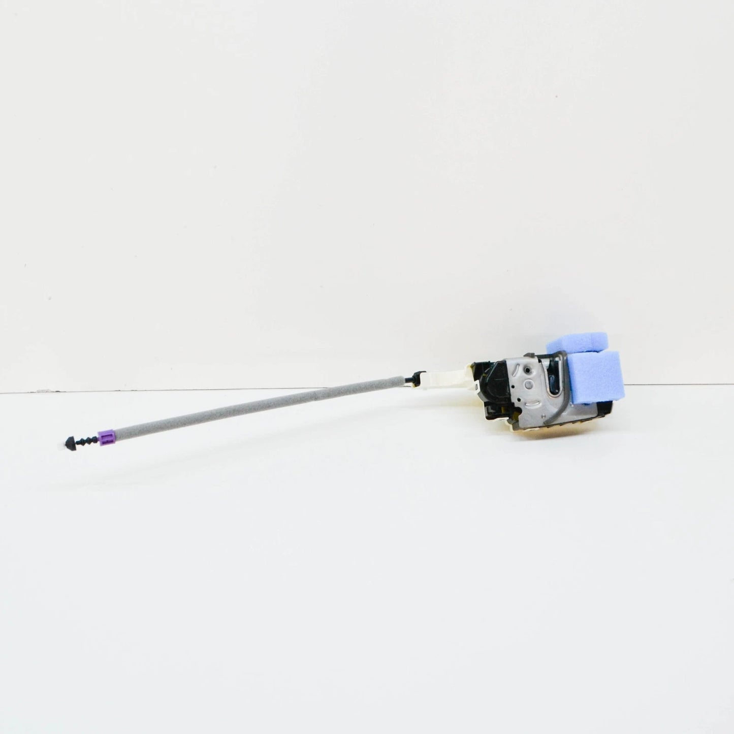 NEW MERCEDES-BENZ C W204 REAR RIGHT DOOR LOCK A2047302835 ORIGINAL