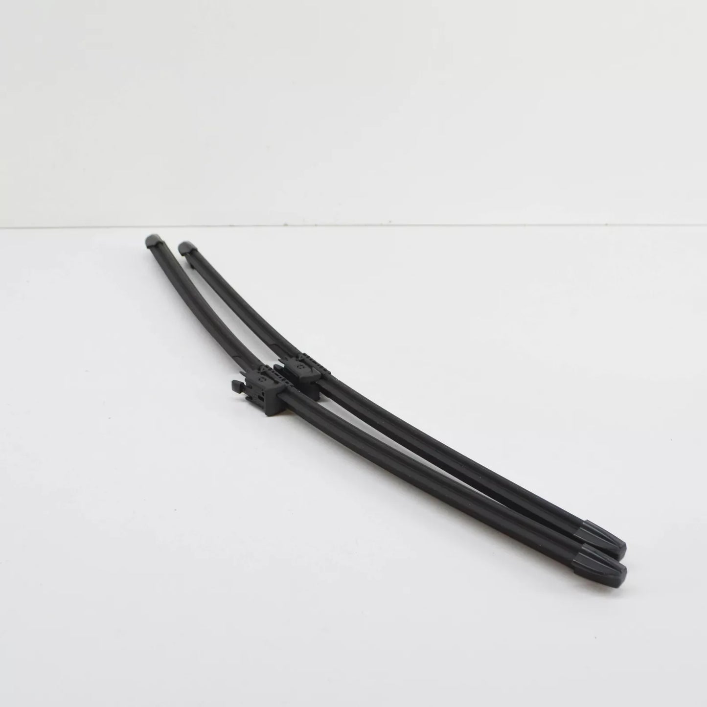 NEW MERCEDES-BENZ S-CLASS W222 FRONT WIPER BLADES SET A2228201245 RHD ORIGINAL