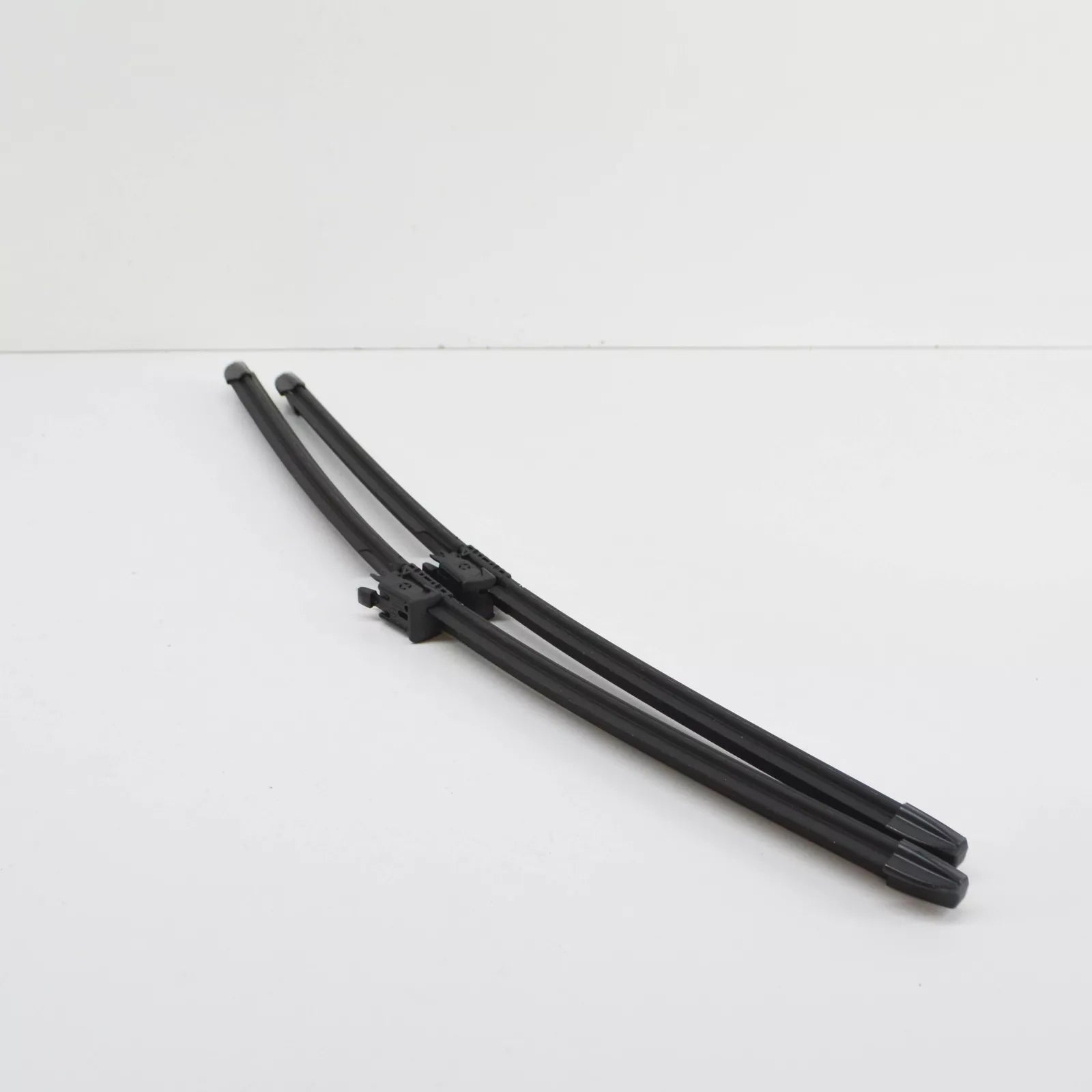 NEW MERCEDES-BENZ S-CLASS W222 FRONT WIPER BLADES SET A2228201245 RHD ORIGINAL