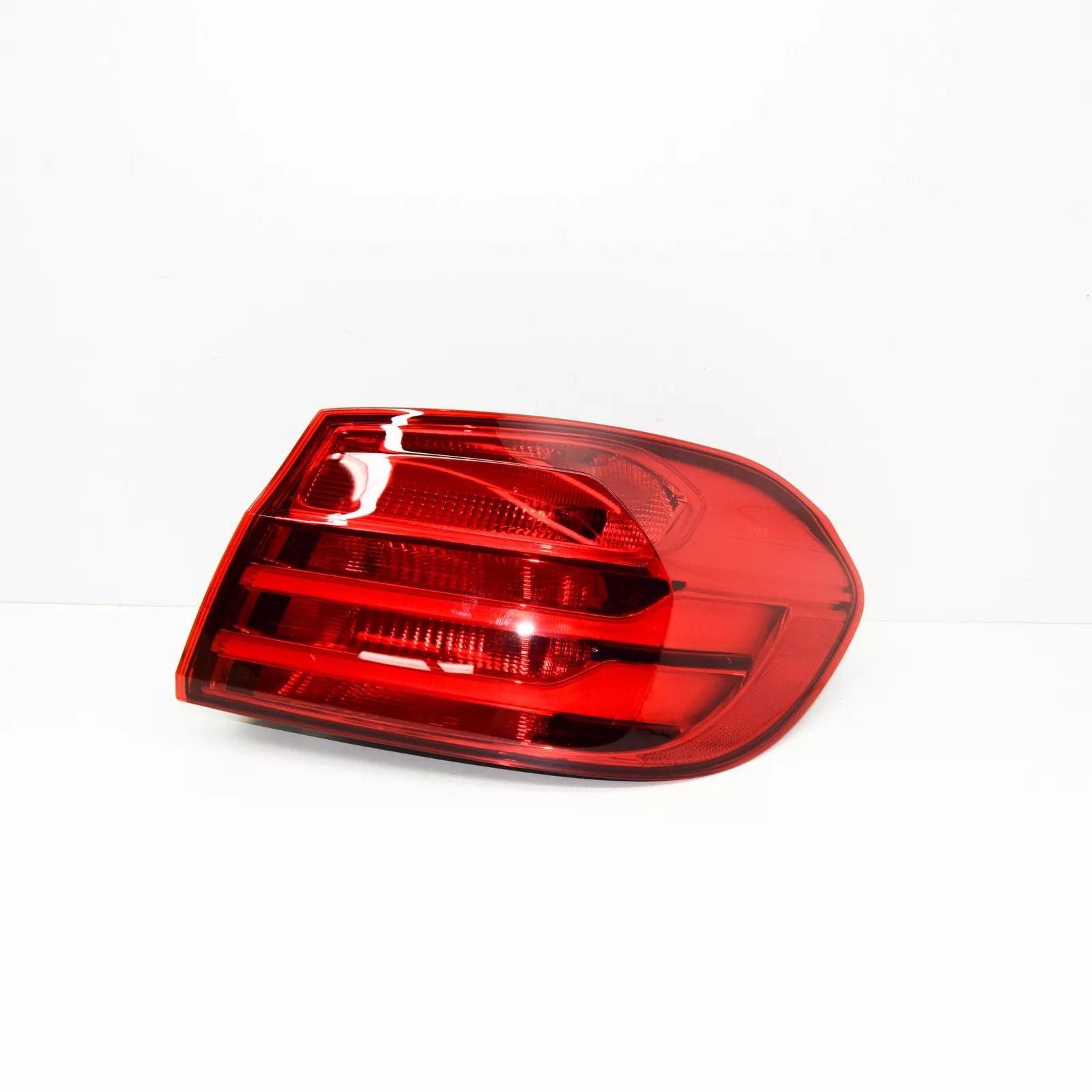 NEW BMW M4 F82 REAR RIGHT TAILLIGHT 63217296100 7296100 ORIGINAL