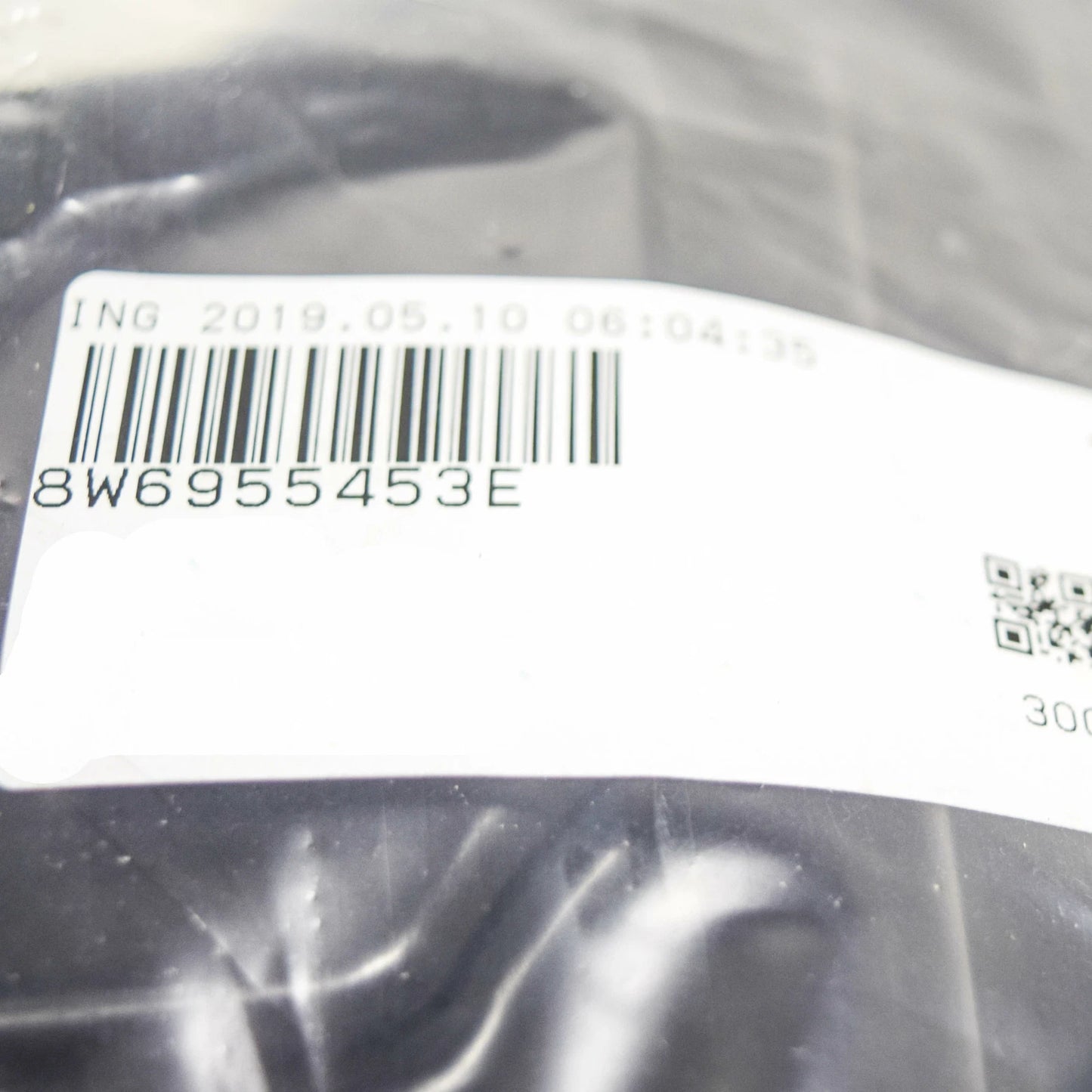 NEW AUDI A5 S5 8W6 WINDSHIELD WASHER RESERVOIR TANK 8W6955453E ORIGINAL