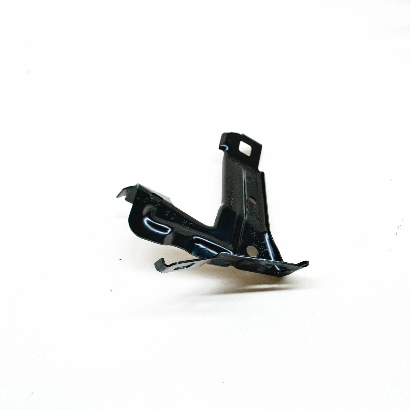 NEW BMW M3 F80 FRONT RIGHT FENDER HOLDER 8060242 41358060242 ORIGINAL