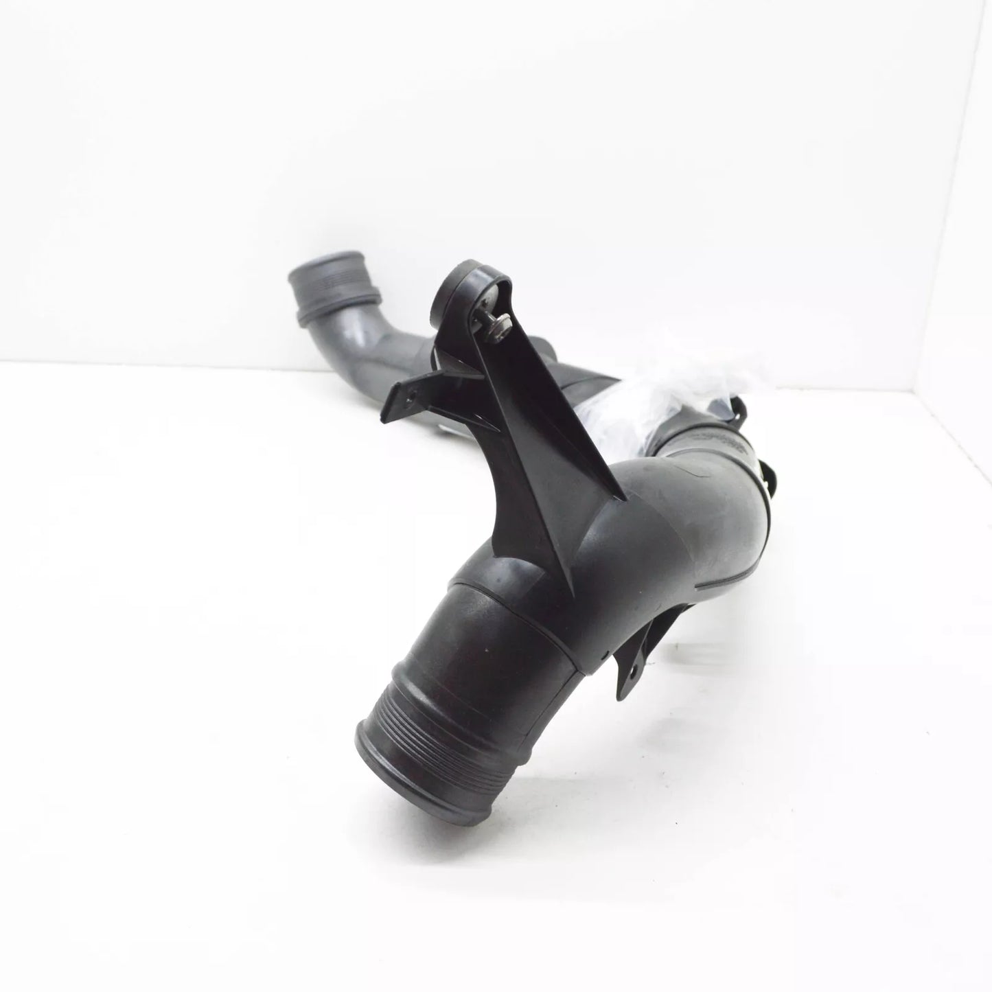 NEW VOLKSWAGEN ARTEON 3H7 CHARGE AIR TUBE 5WA145840D ORIGINAL