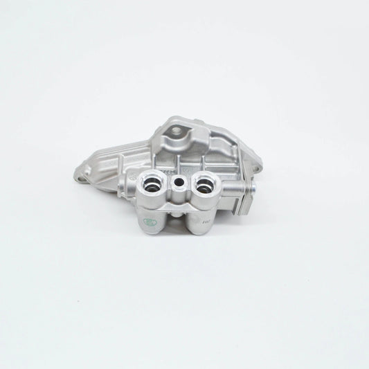 NEW BMW X3 E83 OIL COOLER THERMOSTAT HOUSING 11427577284 7577284 ORIGINAL