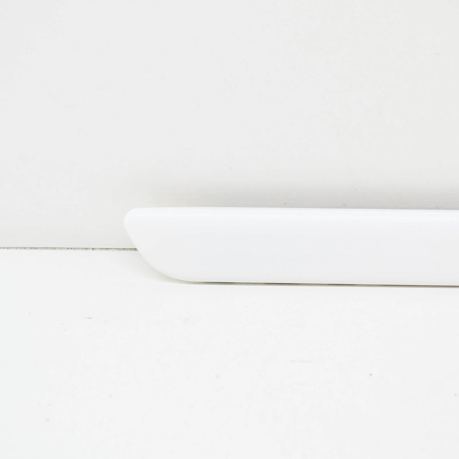 NEW BMW M3 CONVERTIBLE E46 REAR RIGHT FENDER MOLDING TRIM 51137893680 ORIGINAL