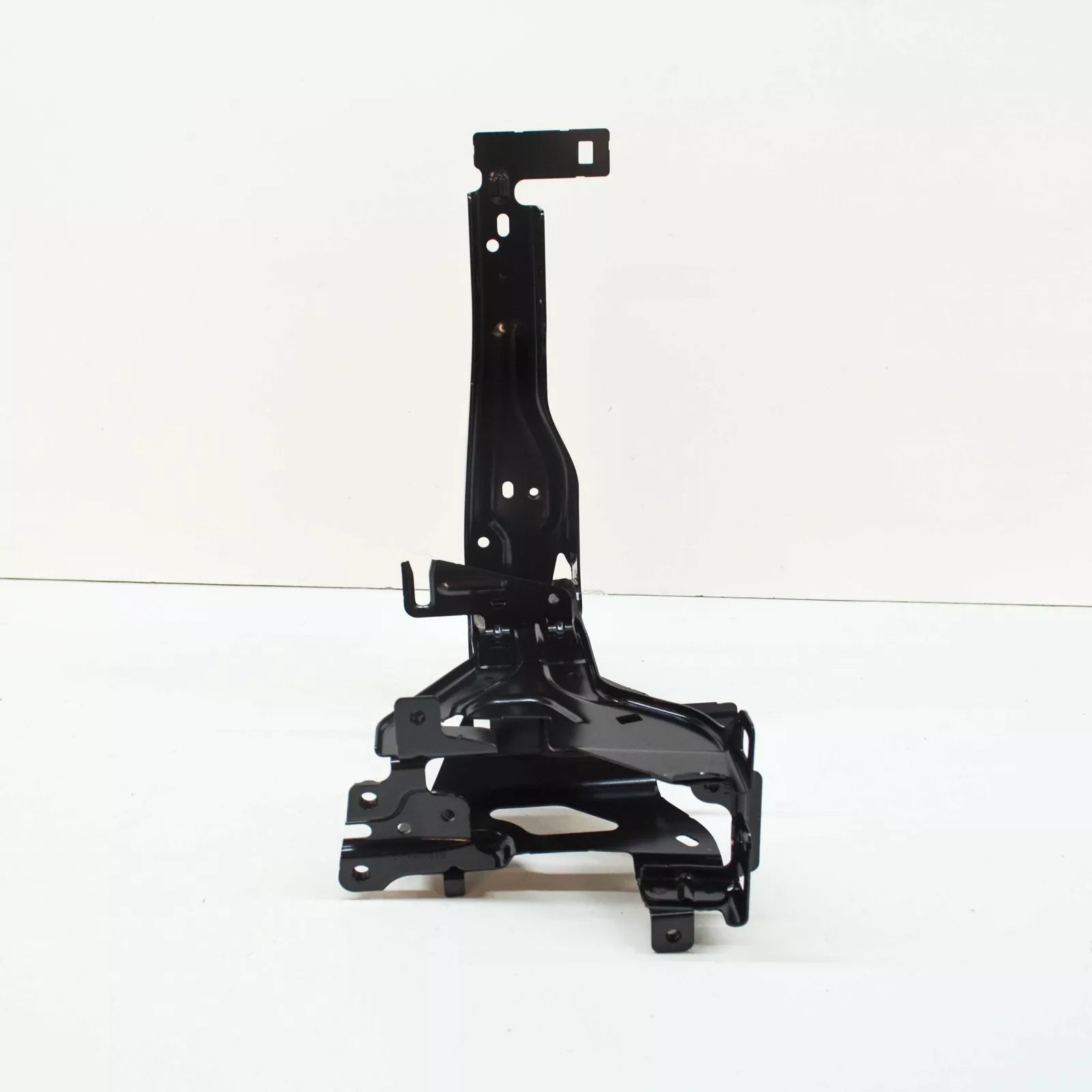 NEW BMW M3 FRONT RIGHT HEADLIGHT BRACKET MOUNT 51648071632