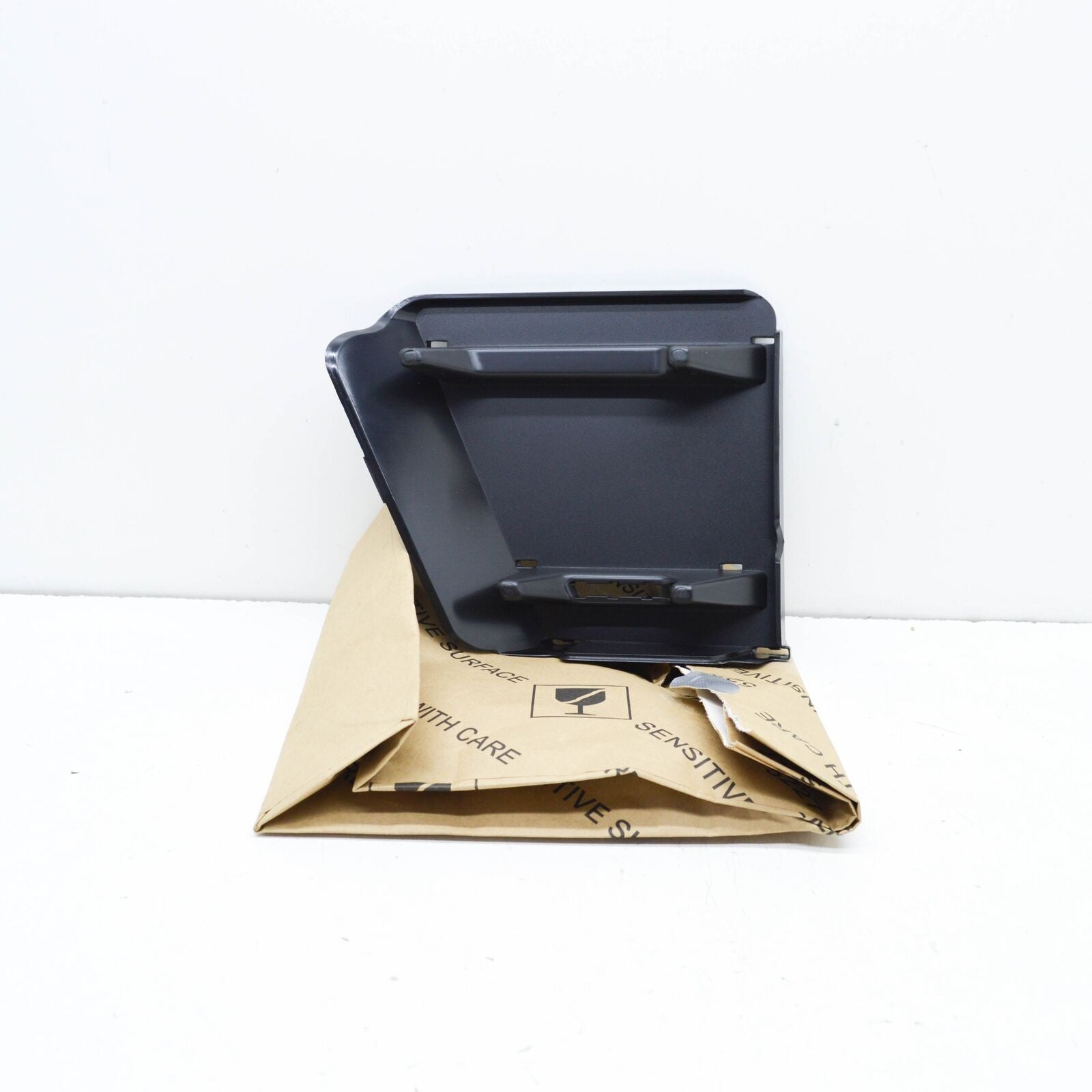 NEW AUDI Q7 4M FRONT BUMPER RIGHT GRILLE LOWER CAP 4M0807152A9B9 ORIGINAL