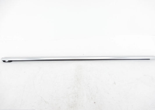 NEW VW JETTA A6 FRONT RIGHT DOOR WINDOW SLOT SEAL OUTER 5C6837476C3Q7 ORIGINAL