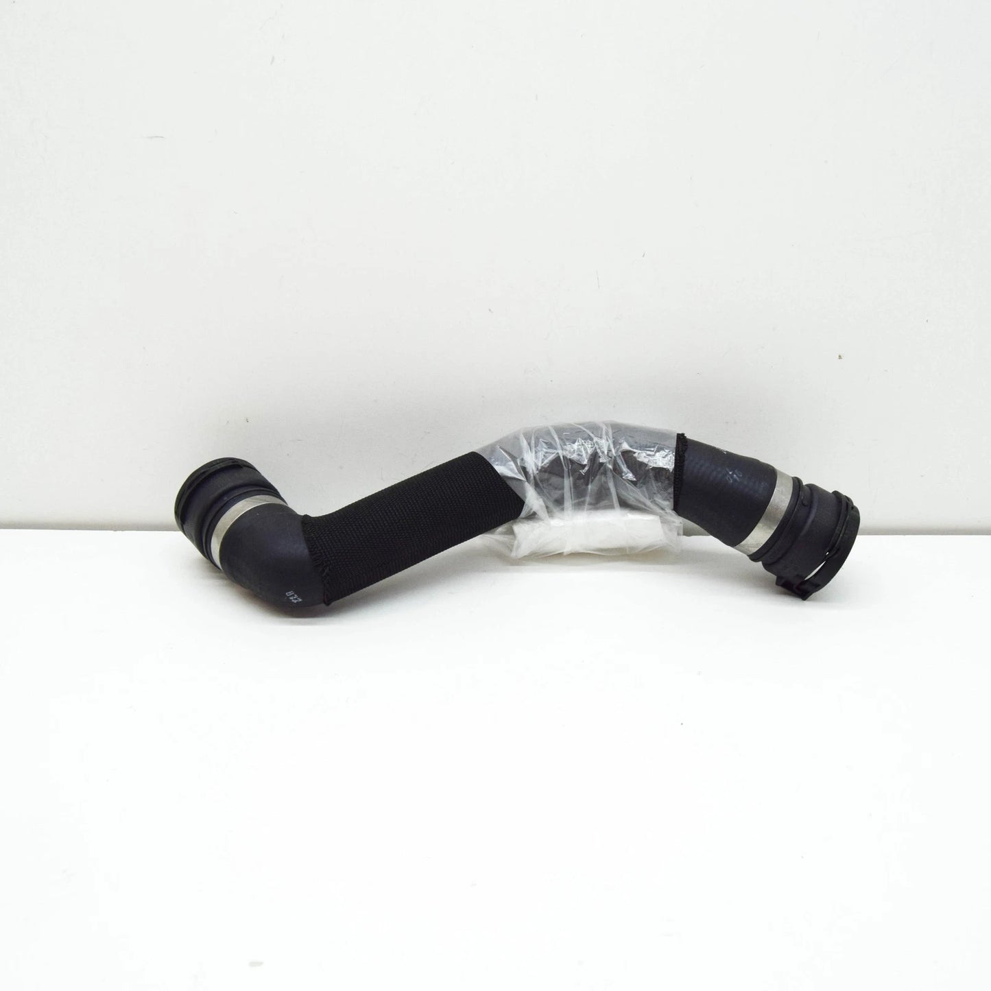 NEW BMW M5 E60 COOLANT SYSTEM SUPPLY HOSE 11537836569 ORIGINAL