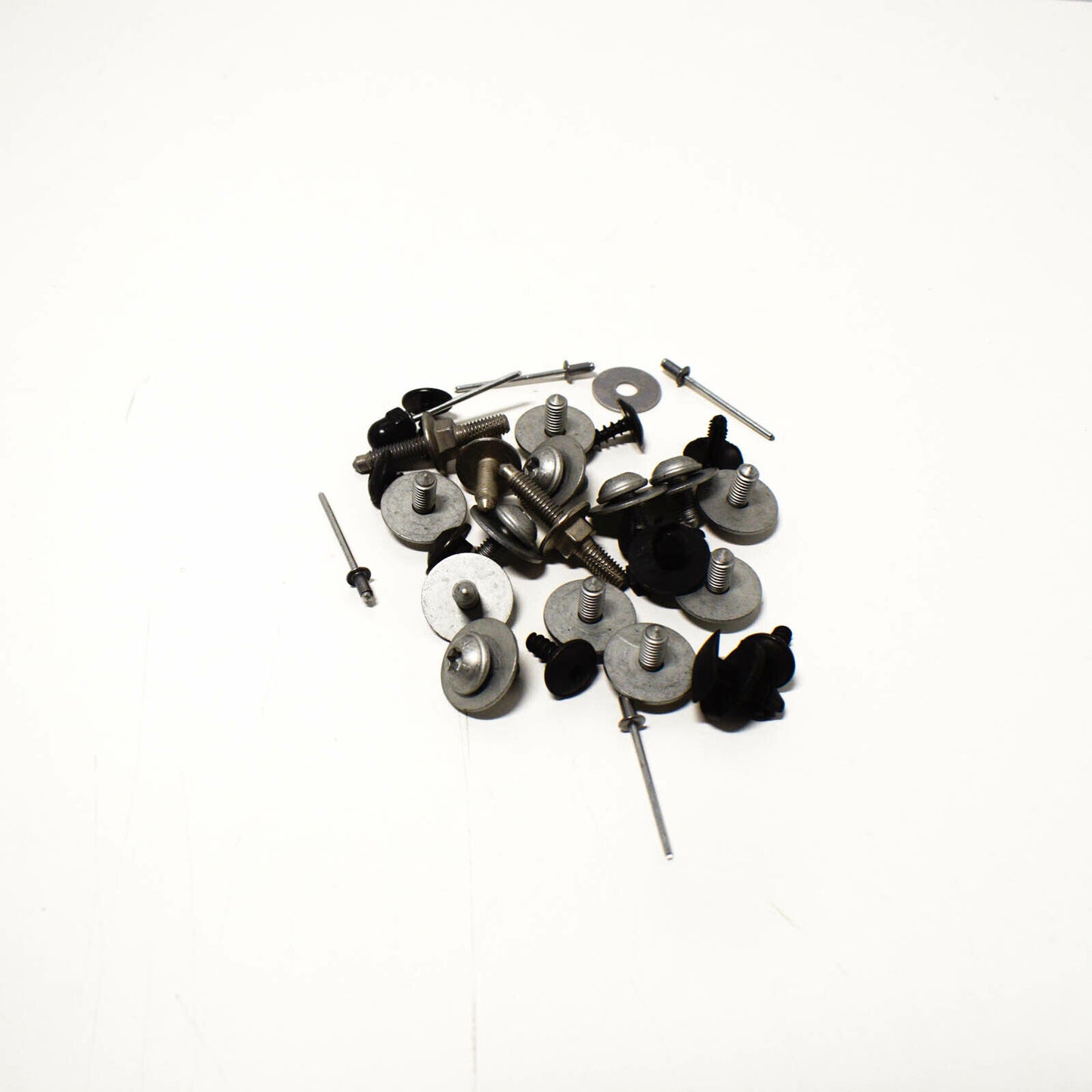 NEW AUDI A5 8W6 FRONT FENDER HARDWARE KIT 8W6098625 ORIGINAL